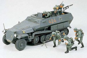 German Hanomag Sdkfz 251/1 Kit - 35020-model-kits-Hobbycorner