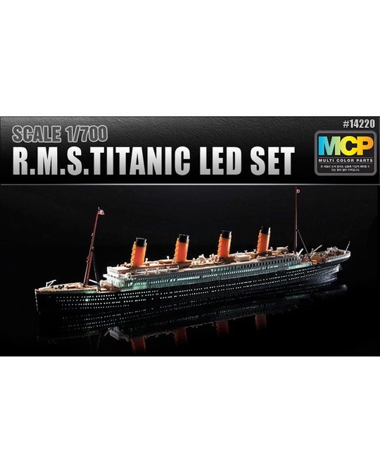 1/700 Titanic with LED Lights - 14220