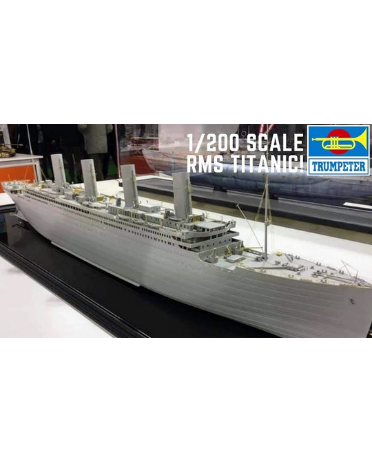 1/200 Titanic Model Kit - With LED
