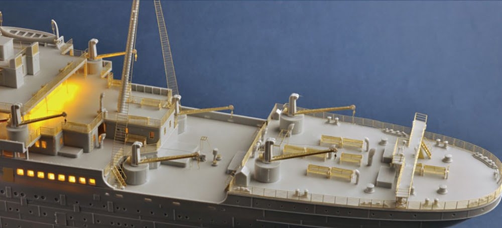 1/200 Titanic Model Kit - With LED - Model Kits-Plastic Model Kits