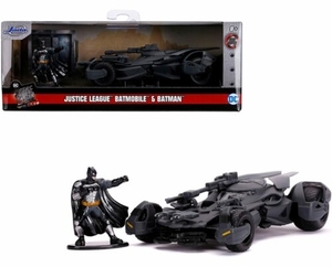 1/32 2017 Dicast Batmobile with Batman Figurine - 31706-dicast-models-Hobbycorner