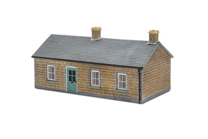 The Old Rectory and Fisherman's Cottage - R7266-trains-Hobbycorner