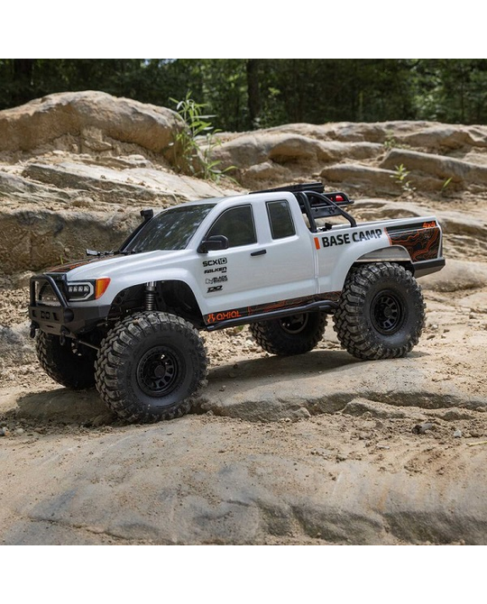 1/10 SCX10 III Base Camp 4X4 Rock Crawler Brushed RTR, White
